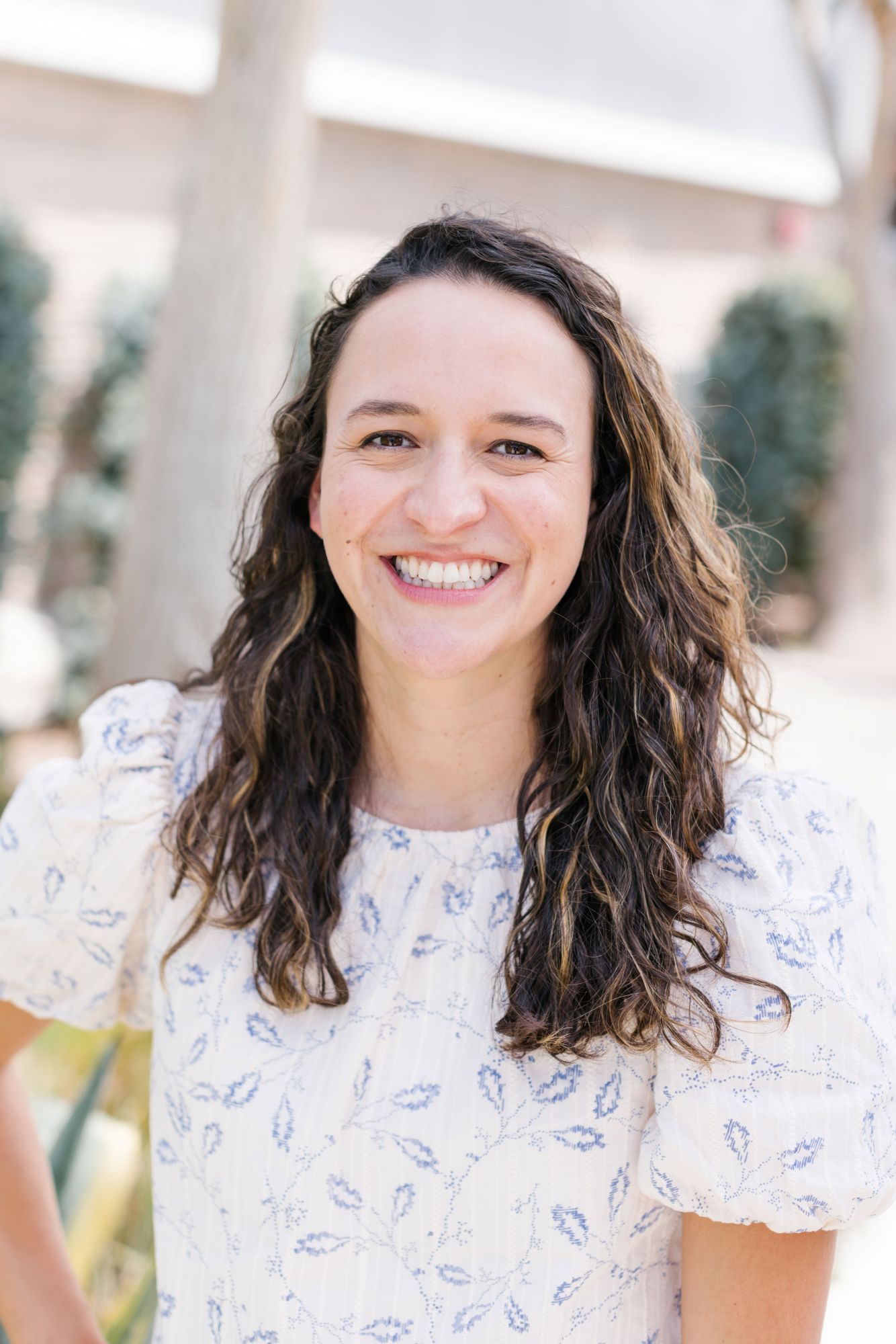 Portrait of Dr. Ashley Landsman, pediatrician at Poppy Pediatrics